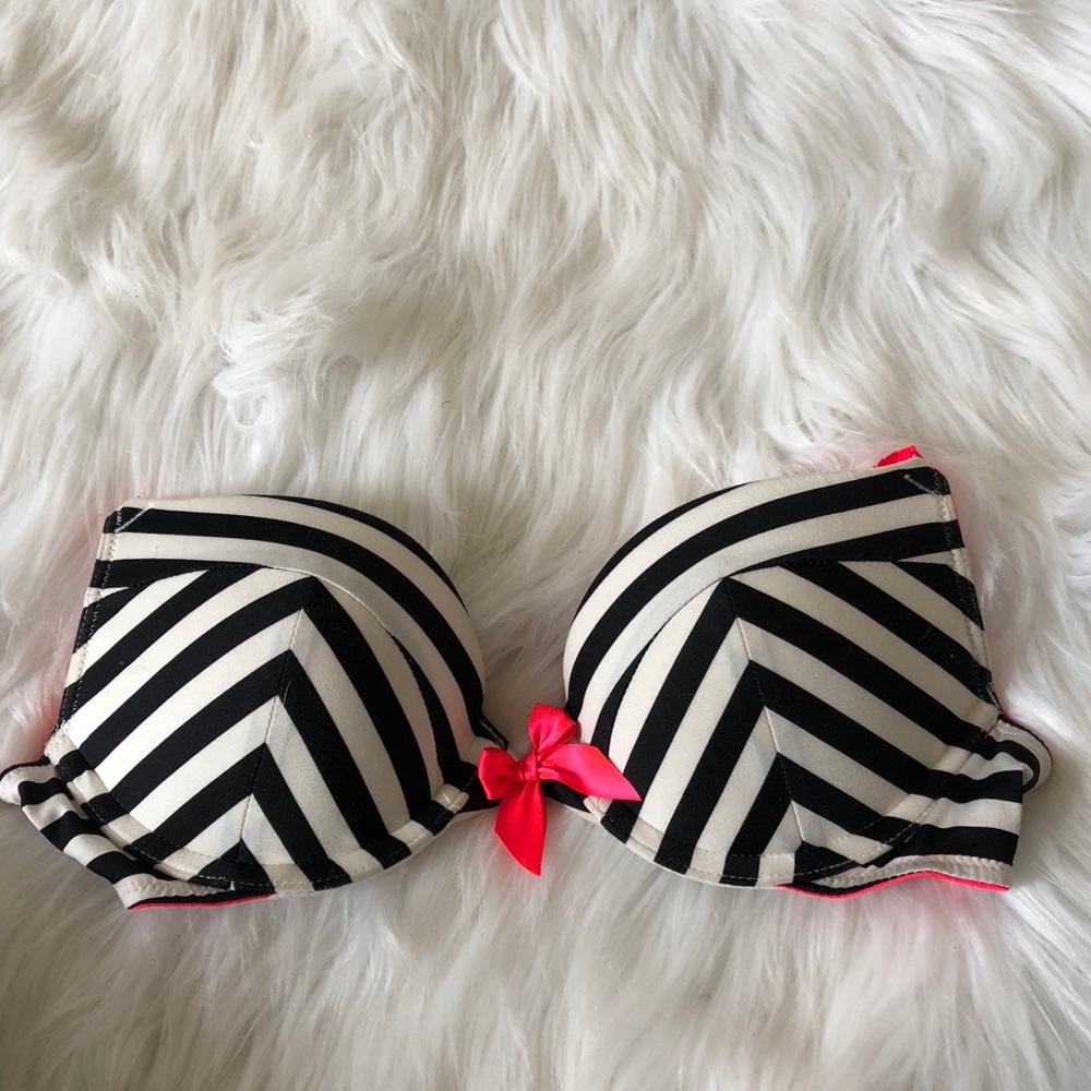 32B Very Sexy Victoria Secret Black/White/Neon Bra
